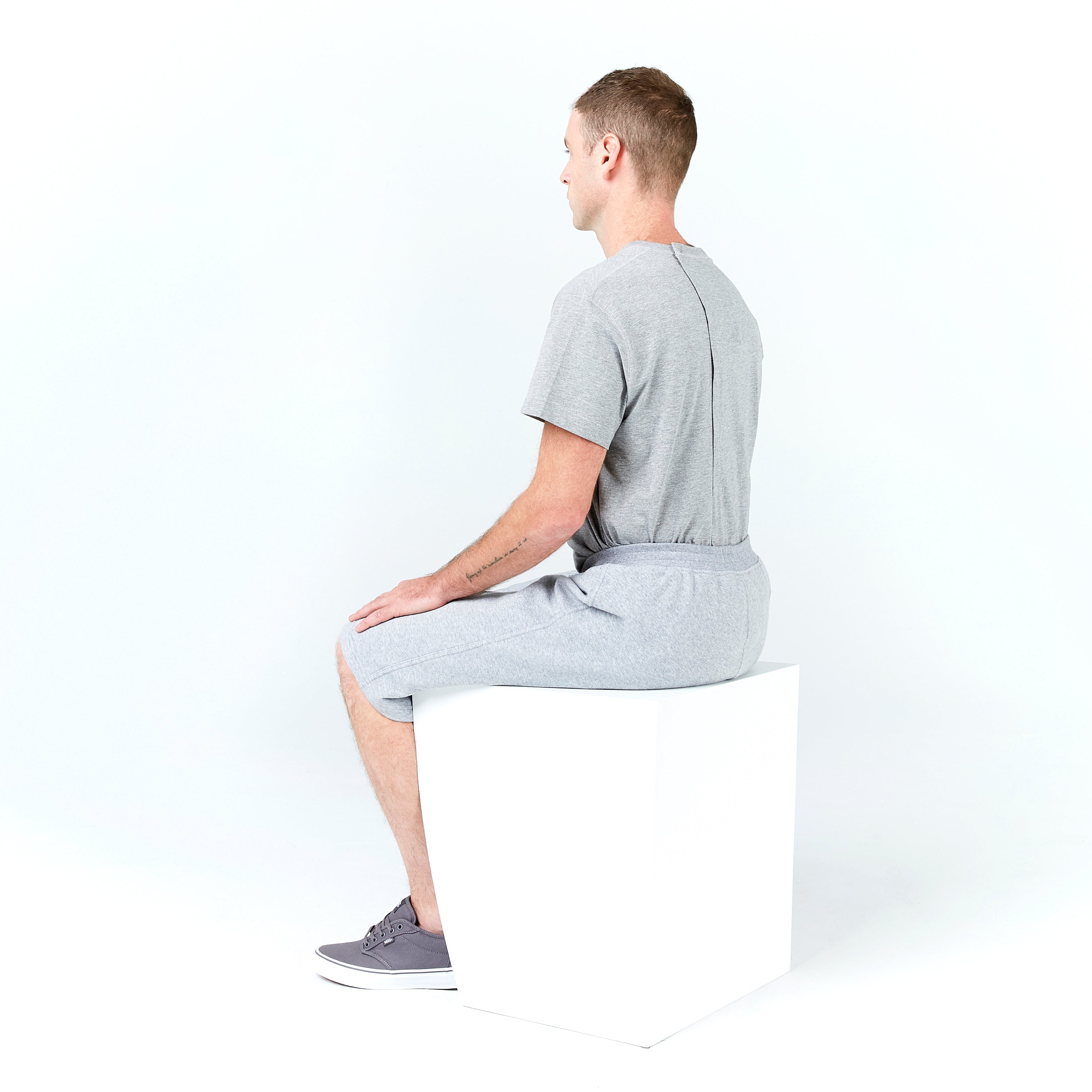 Seated Sweat Short Zippered Pocket