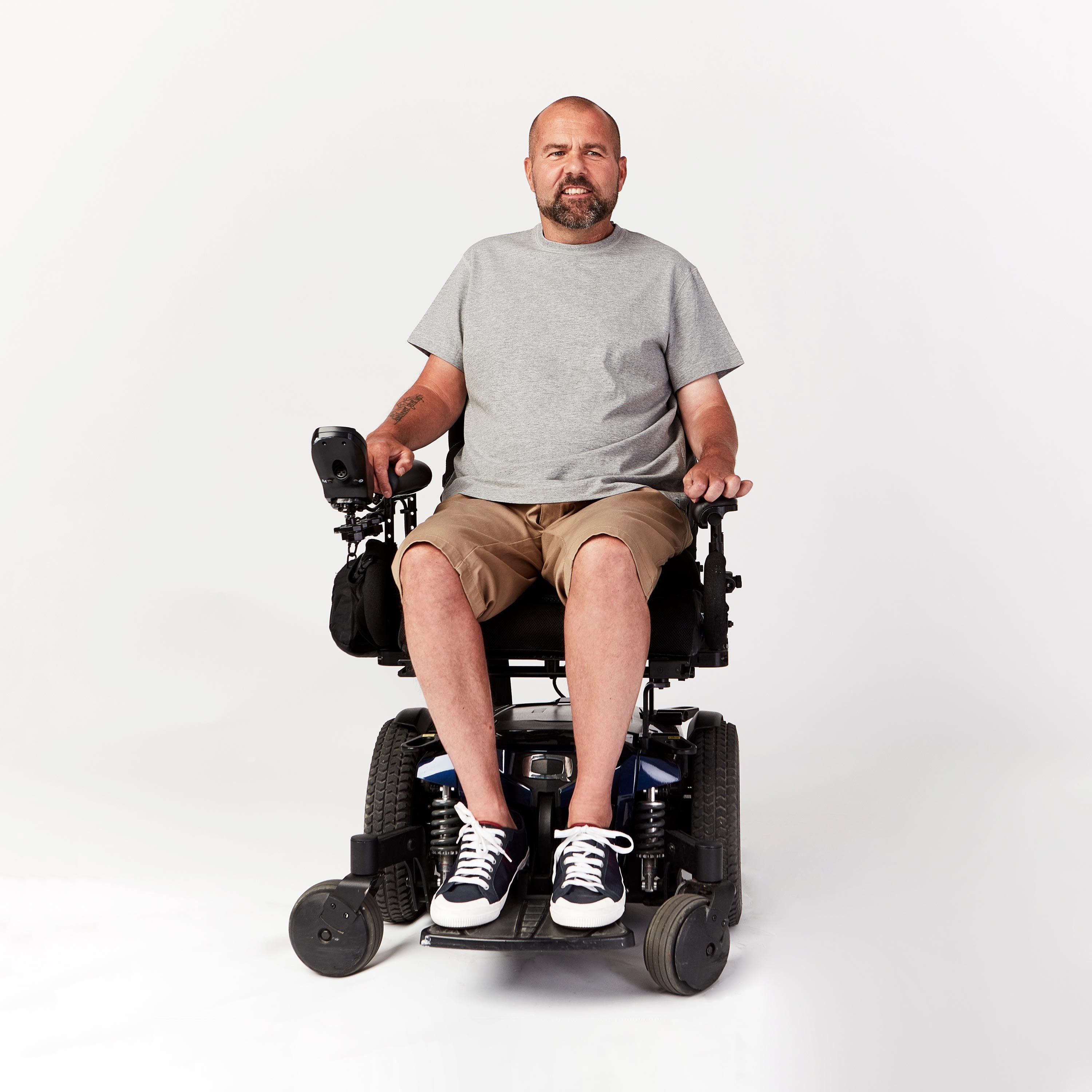 Men's Short Sleeve Open Back Tee